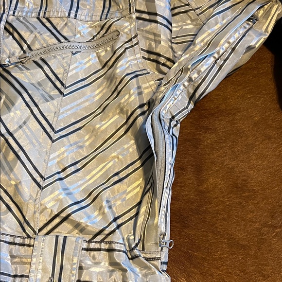 686 Snowboard Ski Jacket Women's Size M Mulitpocket Striped - Picture 8 of 16